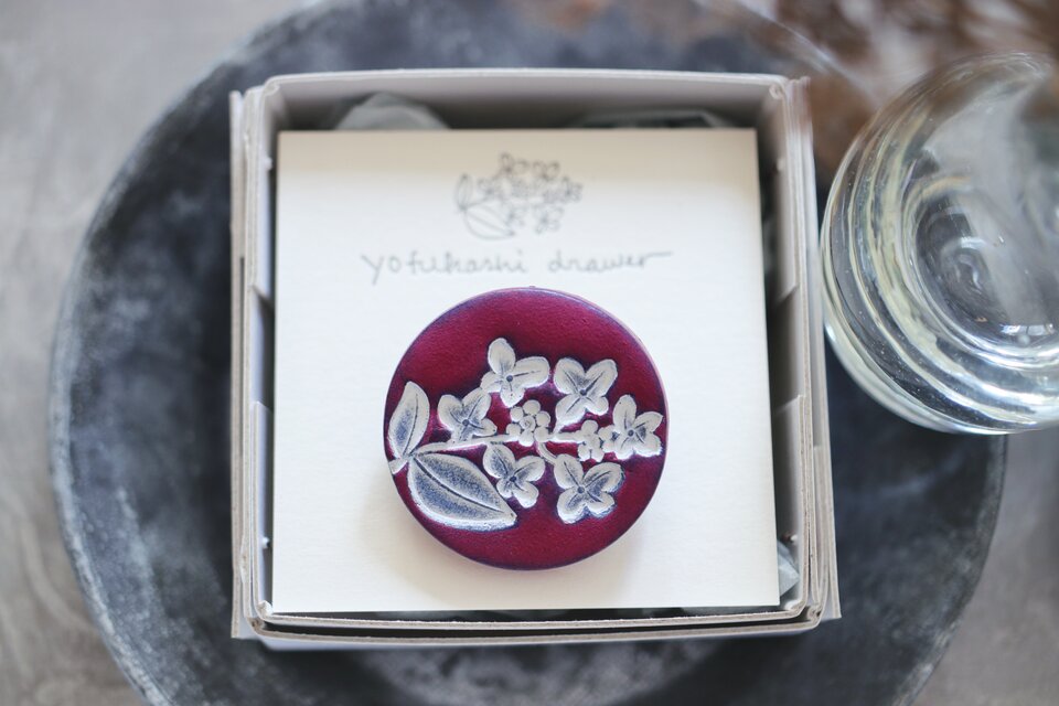 : : : 陶土の草花ブローチ : : : 1343