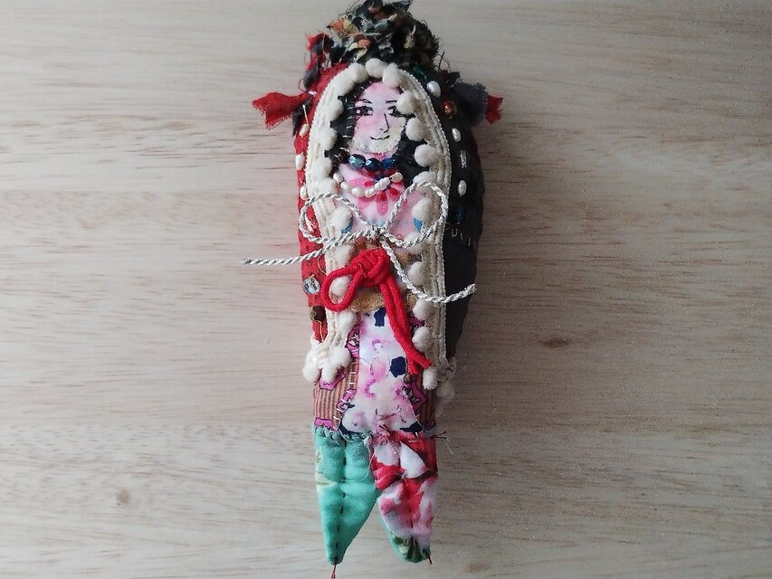 浅瀬の人魚　黒い花