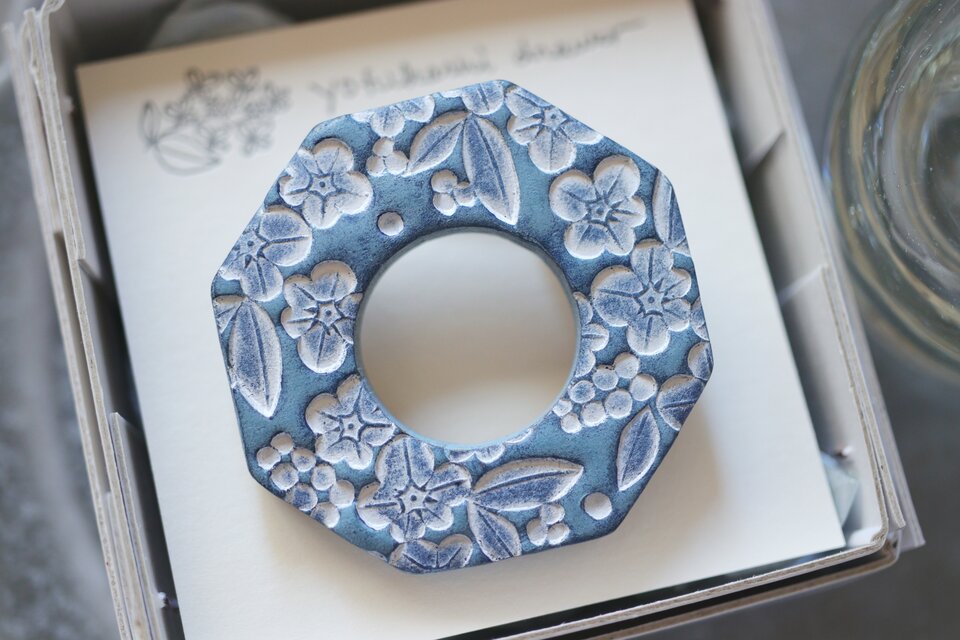 : : : 陶土の草花ブローチ : : : 1347