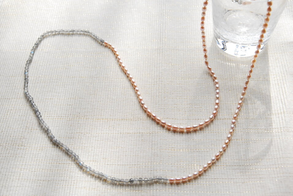 ラブラドライトとピンクパールのロングネックレス　
