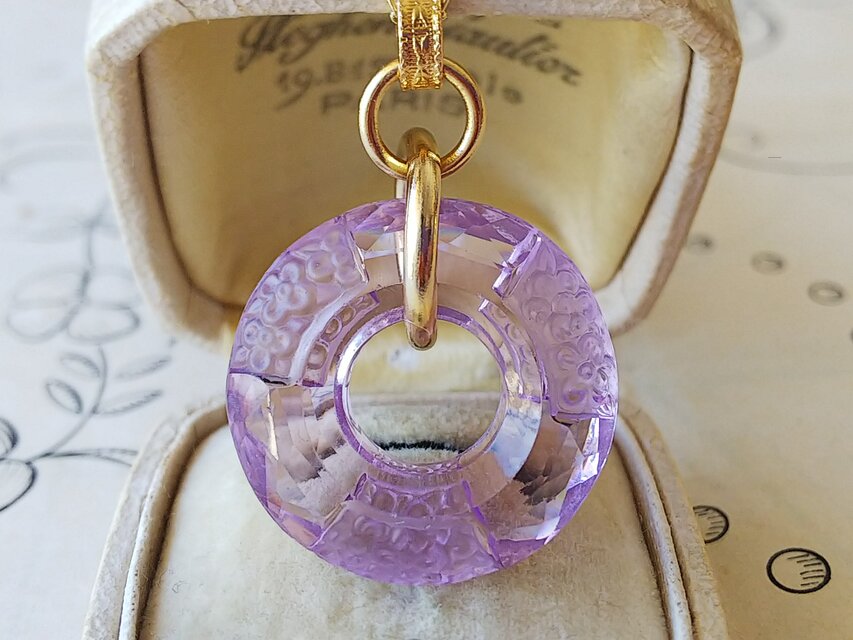 1930年代　美しい藤色・ドーナツ型のお花のアールデコGlass　クラシカルネックレス