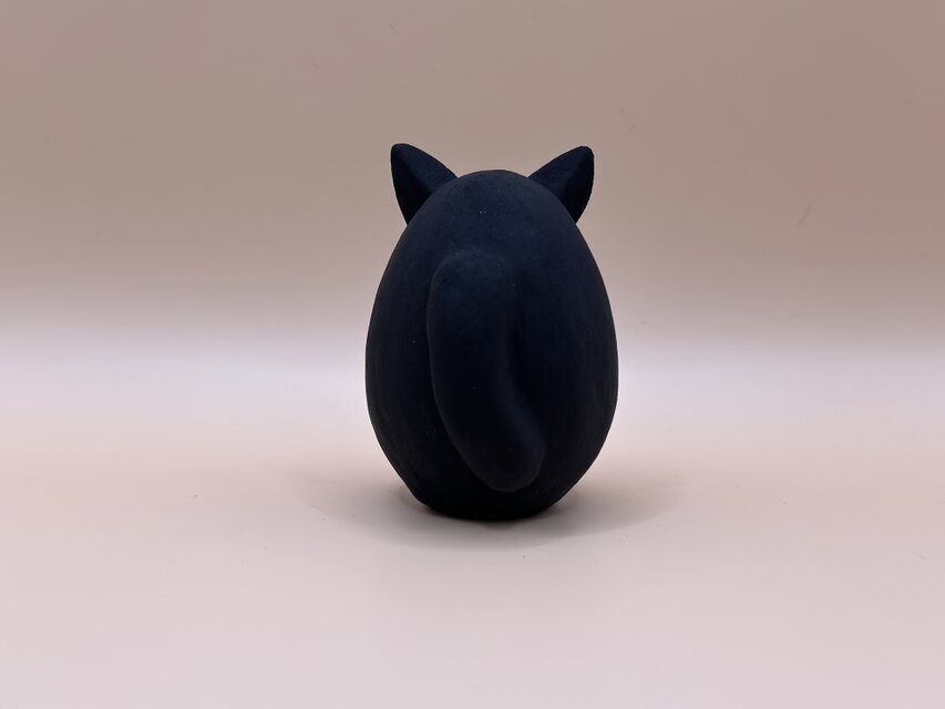 月桃招き猫張り子（黒） | iichi 日々の暮らしを心地よくする