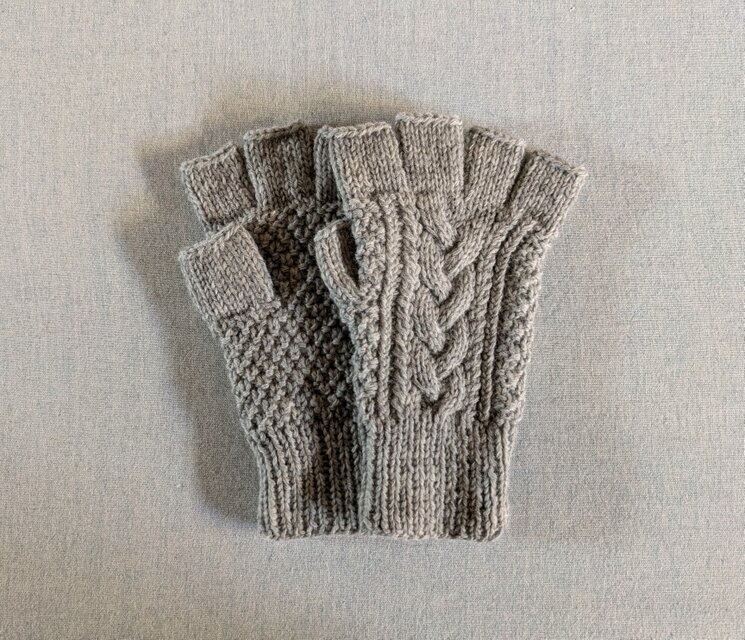 軽やかさを纏う 指なし手袋淡いグレー(男性用M〜L)