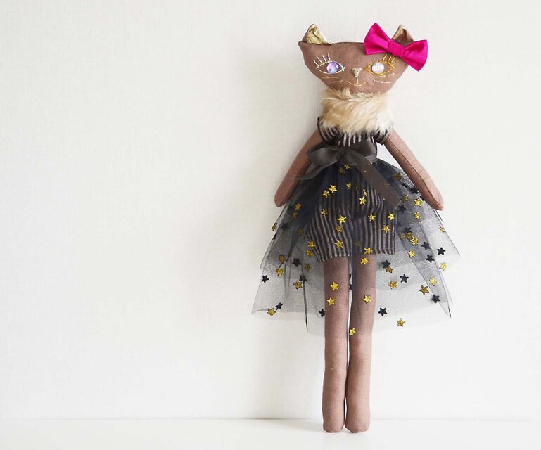 プペ  ネコのお人形　女の子 「おしゃれ大好きなパリジャンヌ　ショコラ」バレンタインギフトにも◎