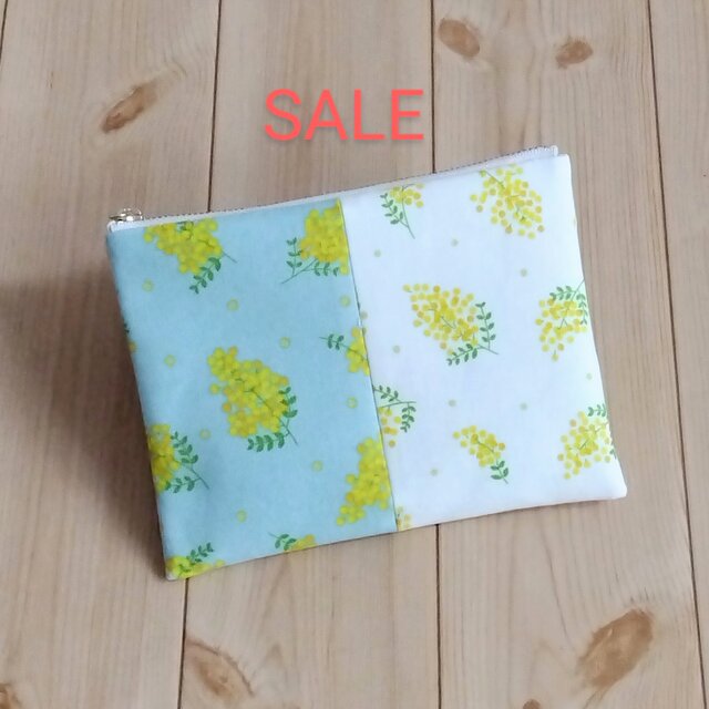 【値下げ】ミモザ　16cmのフラットポーチ　内ポケット　ラッピング対応可　アイボリー＆ミント　147