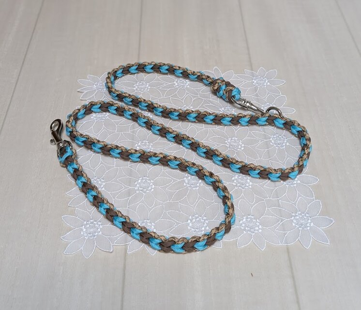 ハート柄のカフェリード　中型、大型犬用 (全長120ｃｍ)　お揃いの首輪といかがでしょう。