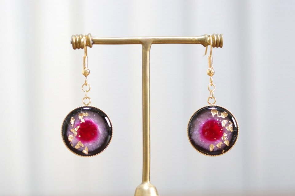 レジンアート　ラウンドピアス〈百鬼夜行〉