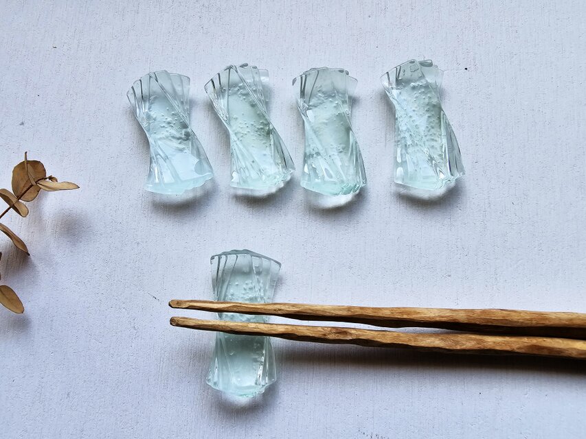 ガラス 箸置き ラムネ＆ブルー | iichi 日々の暮らしを心地よく