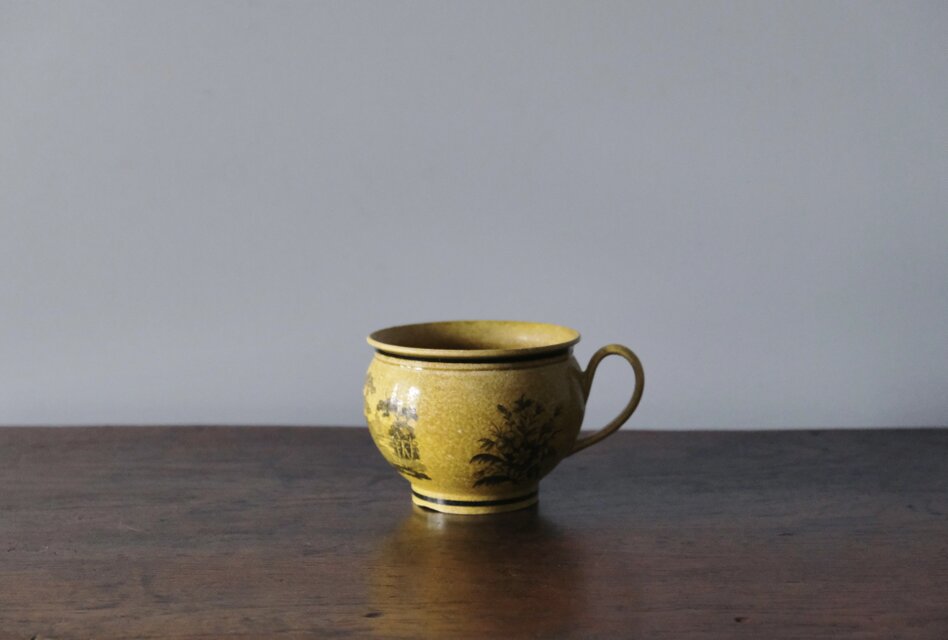 黄陶器 グリザイユ 大きな カップ クレイユ もしくは モントロー フランス アンティーク 0501871