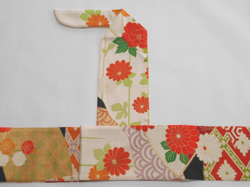 弓巻き 振袖 白地柄