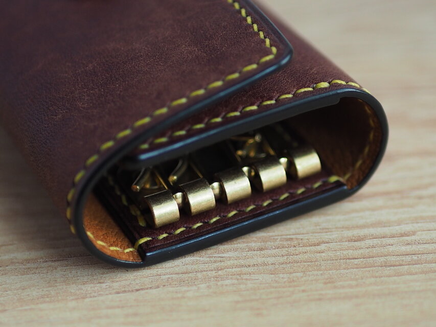 送料込│総手縫い│イタリアンレザーマルゴー、アメ豚使用│くるみ