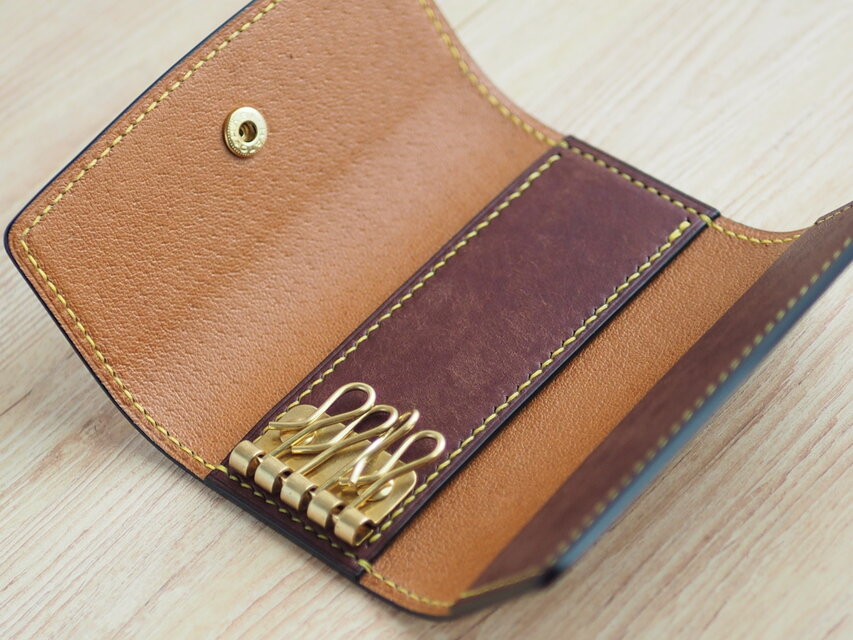 送料込│総手縫い│イタリアンレザーマルゴー、アメ豚使用│くるみ