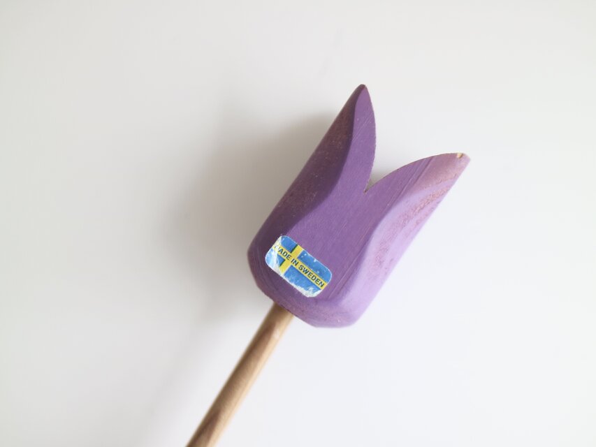 スウェーデンで見つけた木製チューリップ No.5592 | iichi 日々