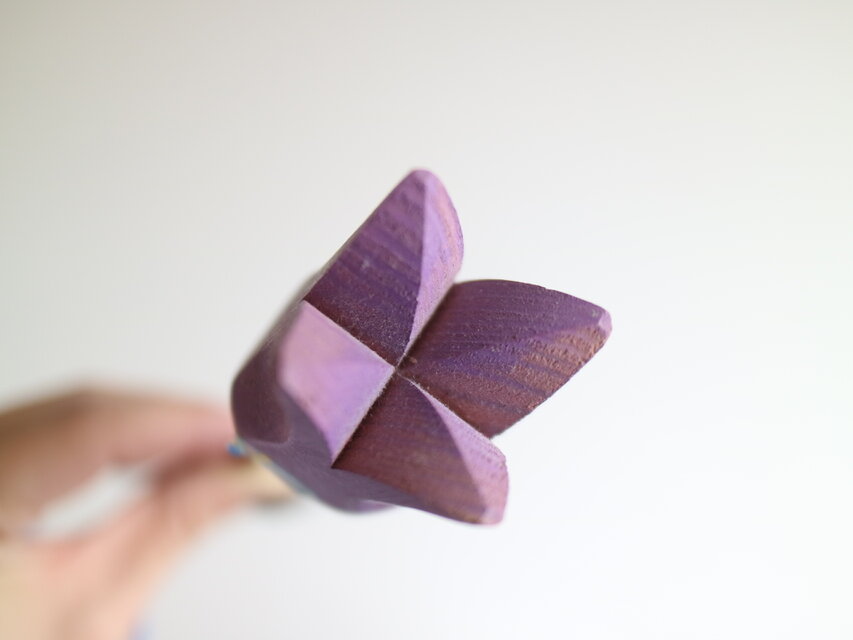 スウェーデンで見つけた木製チューリップ No.5592 | iichi 日々