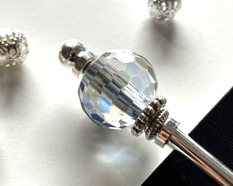 かんざし　大玉カットガラスビーズ　クリア＆ブルー系オーロラ　透明　シルバー　一本簪　一本挿し　涼しげ