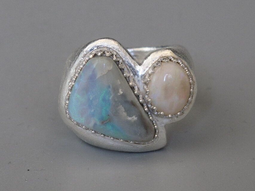 二つの柔らかい色合い