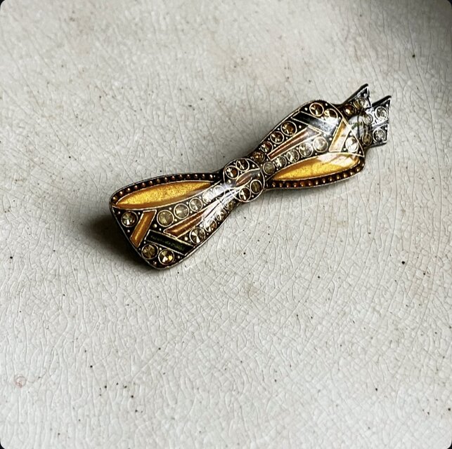 フランス　ピエール・ベルー　リボンブローチ　ヴィンテージ