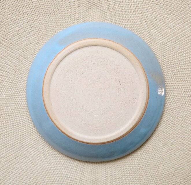 SALE】こっくり水色釉薬の中皿 縁錆 | iichi 日々の暮らしを心地よく