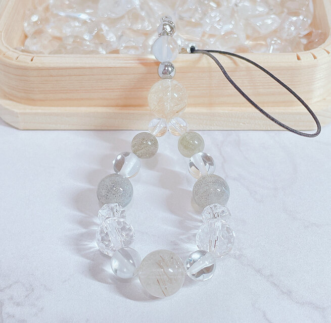 プラチナルチル×ラブラドライトのブレスレット 自分を見つめ直し、新たなスタートへ】 プラチナルチル