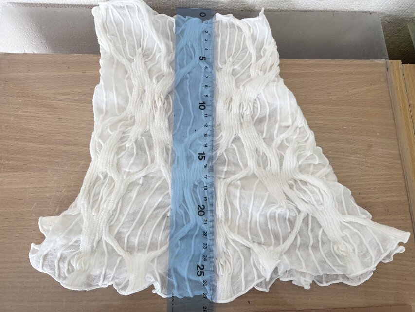 さらさら肌感綿95%シャーリング加工ホワイトハンドメイドネック