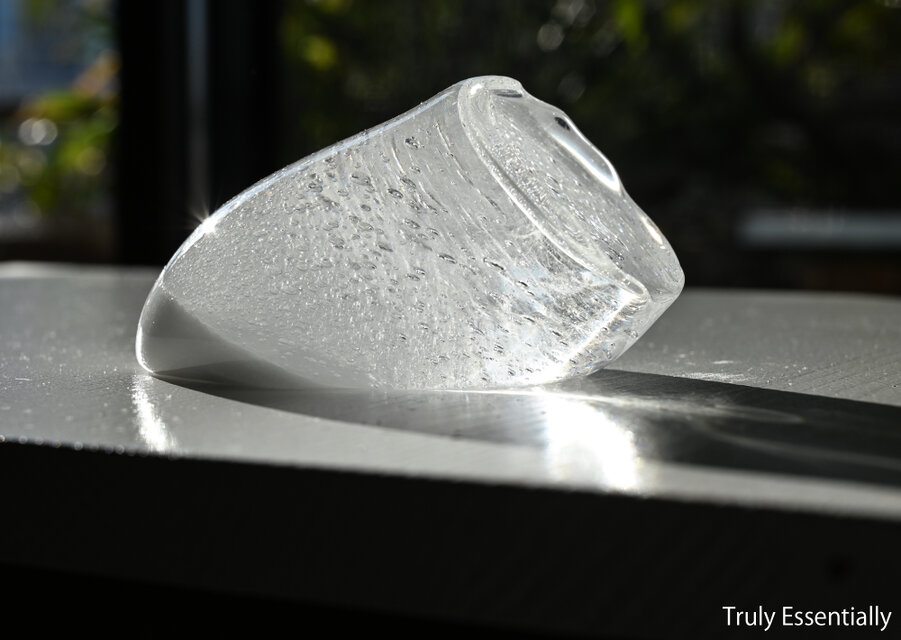 「 白のかおり 」シリーズ、純白透明ガラスのインテリア オブジェ ● 幅約10cm #1