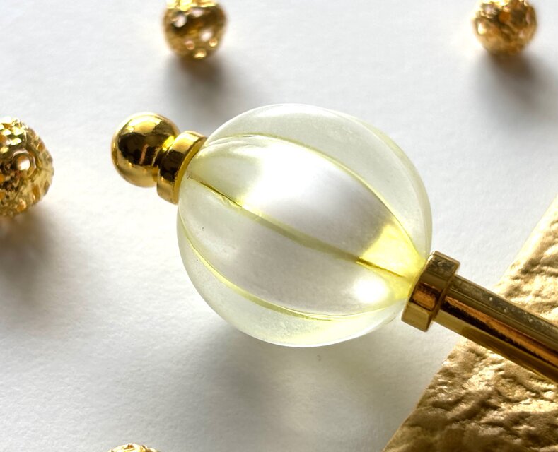 かんざし　すりガラス風ぼんぼりの様な大玉ビーズ　黄色　イエロー　春夏秋　一本挿し　一本簪　軽い　軽量　涼しげ