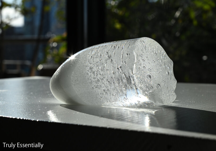 「 白のかおり 」シリーズ、純白透明ガラスのインテリア オブジェ ● 幅約11cm