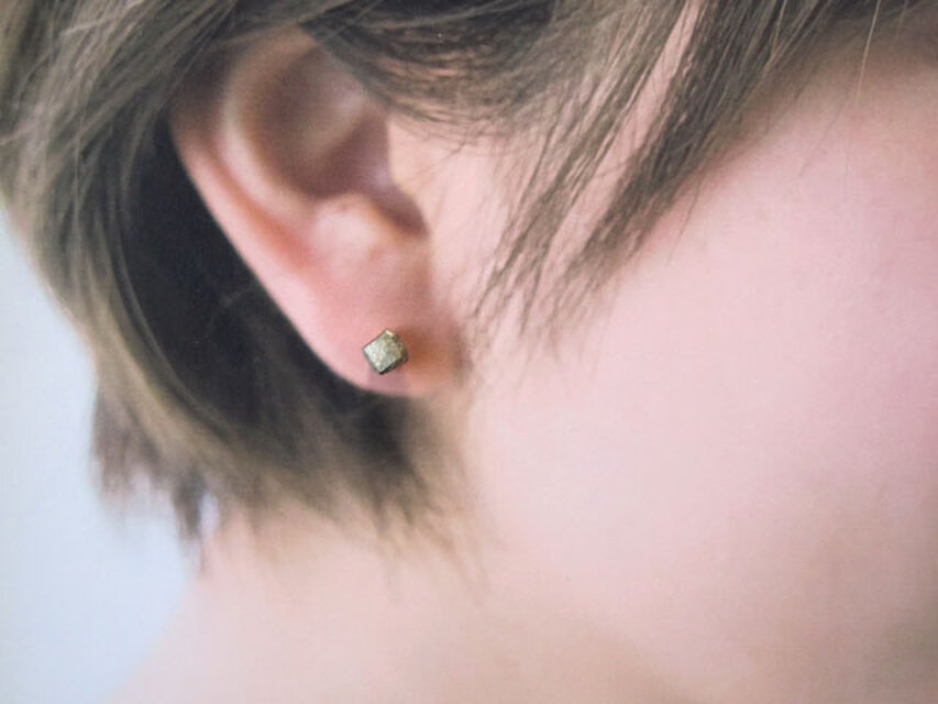 パイライトの原石ピアス/japan/Cube 14kgf | iichi 日々の暮らしを