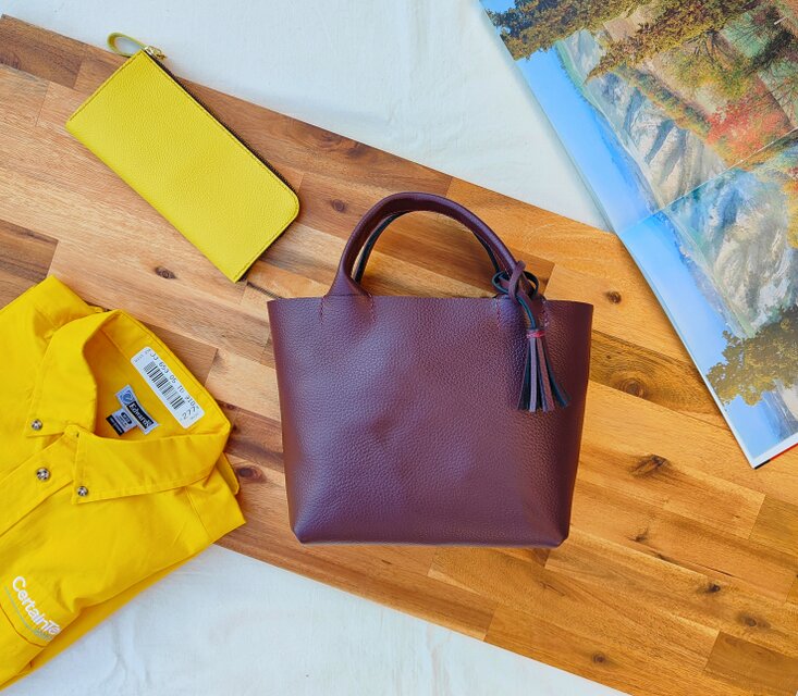 【姫路レザー】手縫いのミニトートバッグ（コンパクト/シンプル/メンズ/レディース/ミニバッグ/軽い）ボルドー