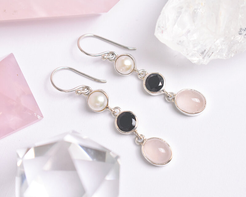 ローズクォ―ツ、淡水パール、ブラックスピネルのシルバーピアス　天然石ピアス　シルバー925