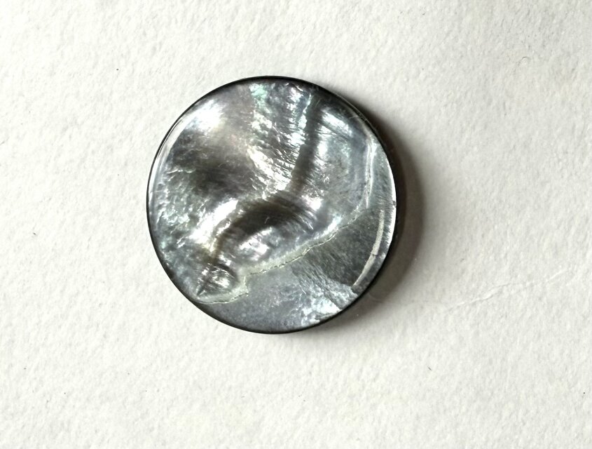 フランス製 ビンテージ 25mm mother of pearl 大きい天然貝 ピン