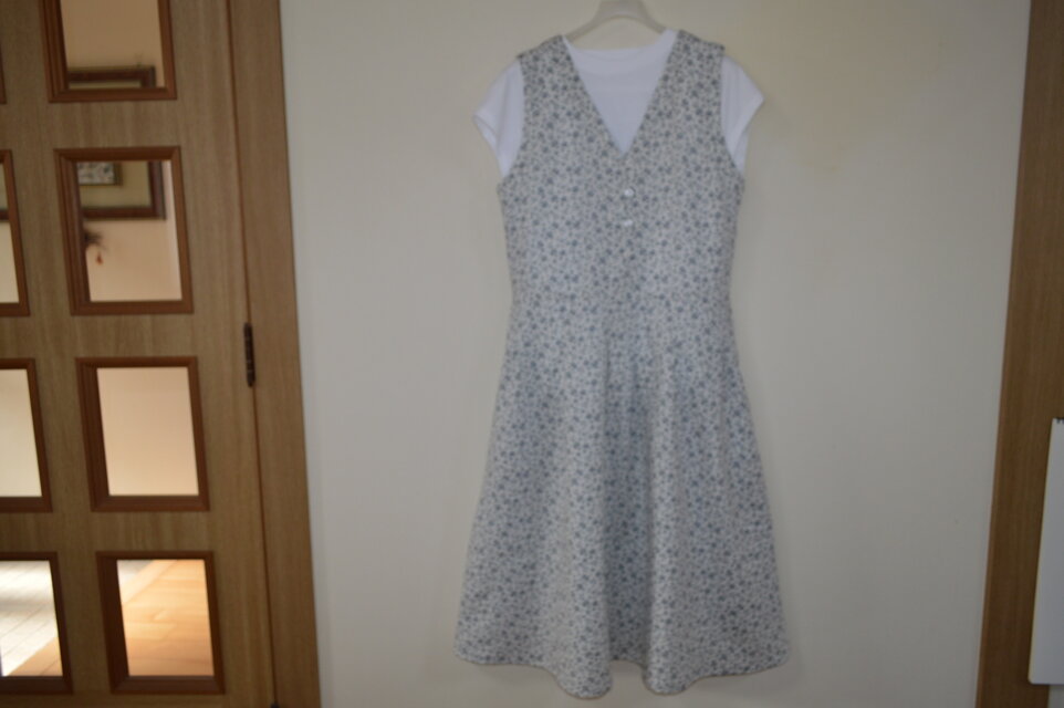 軽め素材で！「夏のワンピース」