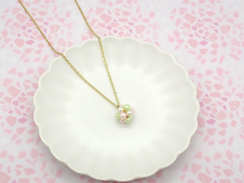 さくら色パールのビーズボールネックレス