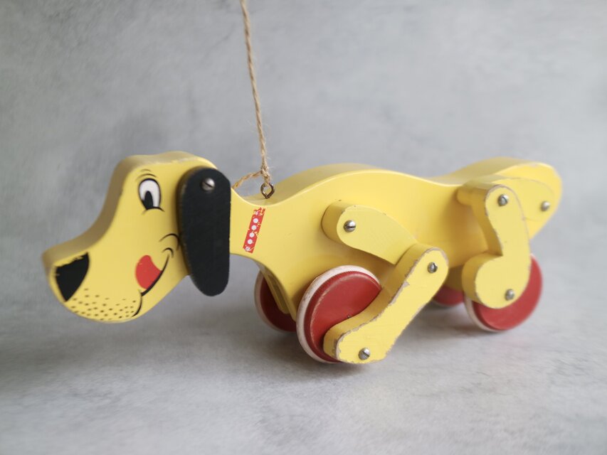 スウェーデンで見つけた犬のプルトイ / 引っ張るオモチャ No.5598