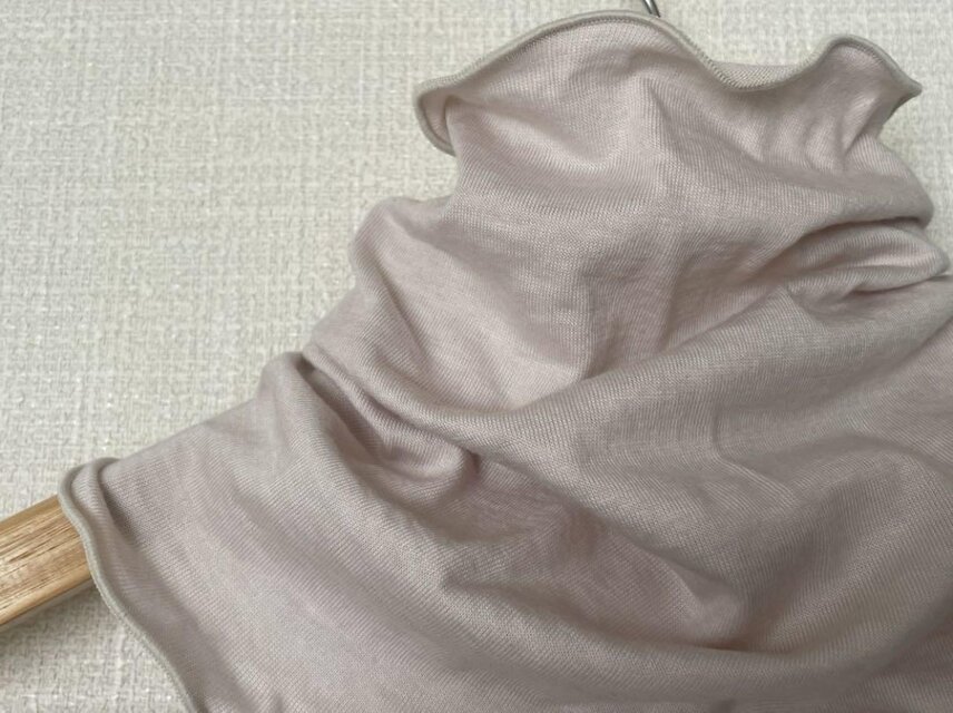 手染めさらさらすべすべ肌感綿シルクピンクグレージュネックウォーマー