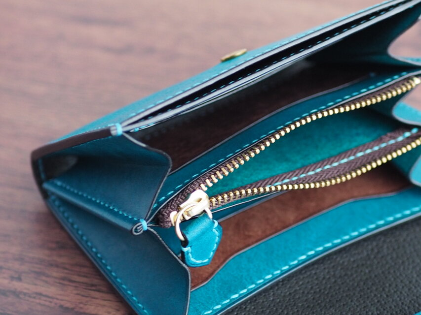 新品 本革 イタリア製マルゴーレザーウォレット 総手縫い 真鍮起こし