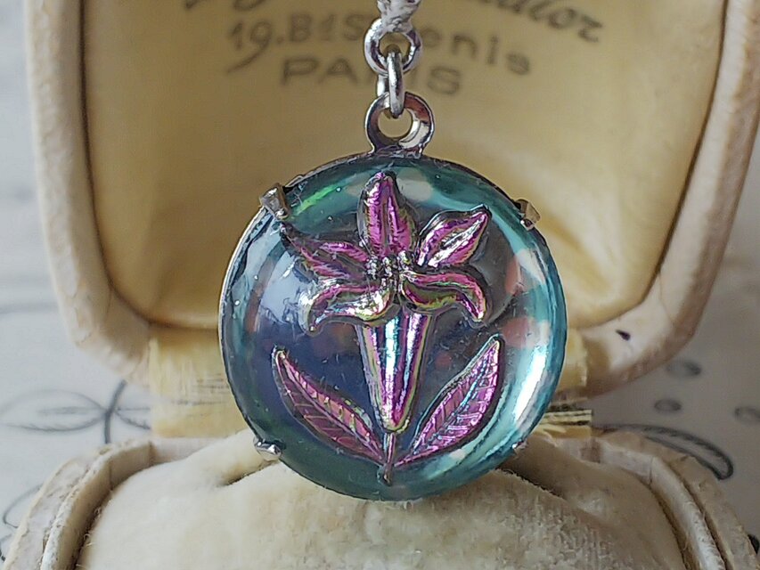 ヴィンテージ　ヴィトレイルライト リンドウ花（18㎜）SilverまたはGoldネックレス