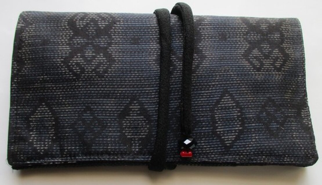 ８１６８　大島紬の着物で作った和風財布・ポーチ　＃送料無料