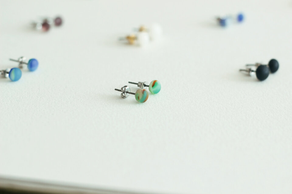 若竹色と洗朱色ピアス