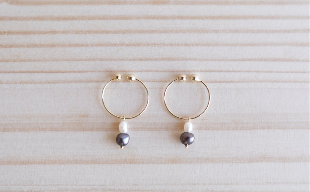 淡水パールのフープイヤリング　白・青紫