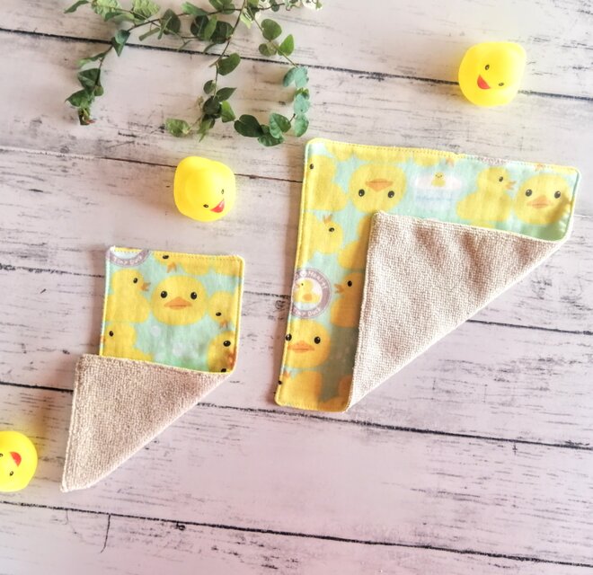 かわいいひよこ　ガーゼハンカチ　タオルハンカチ　ミニタオル　ダブルガーゼ　小さい　プチギフト　入園入学　名入れ