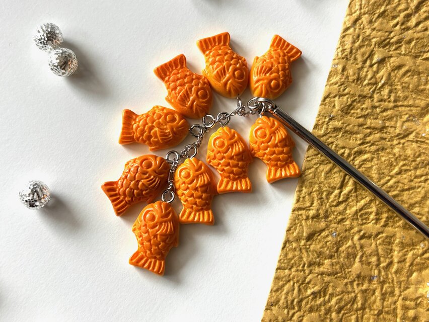 かんざし　鯛焼きチャーム　大漁　タイヤキ　たい焼き　たいやき　スイーツ　和菓子　ゴールド　一本挿し　一本簪　和風