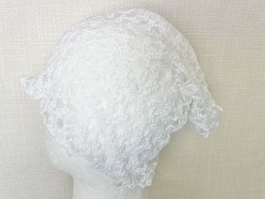 立体編みホワイトボタニカルレースハンドメイドネックウォーマー日焼け