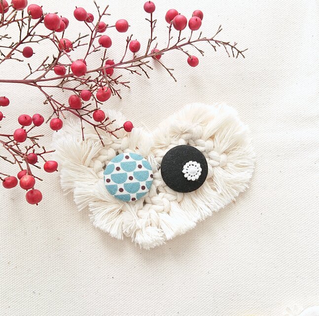 ★くるみボタンブローチ★