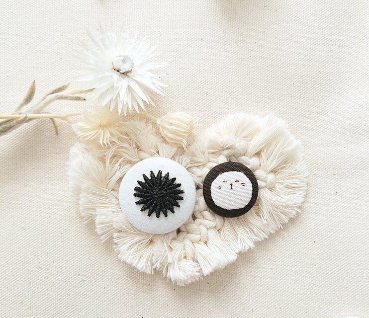 ★くるみボタンブローチ★