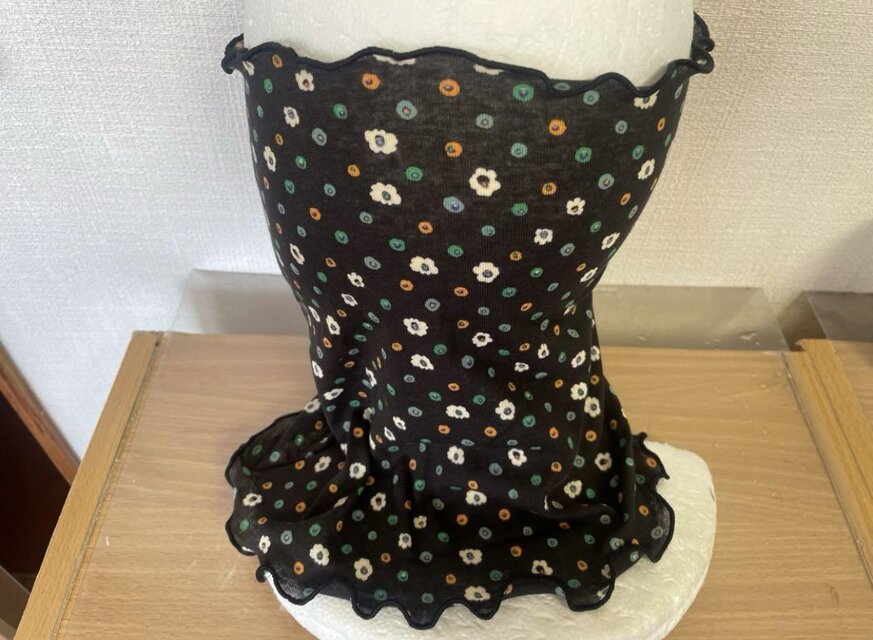 OGF綿100%ブラックオレンジ&グリーン花柄ドット柄手作りネック