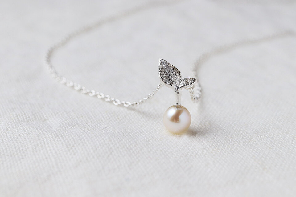 芽生　ネックレス