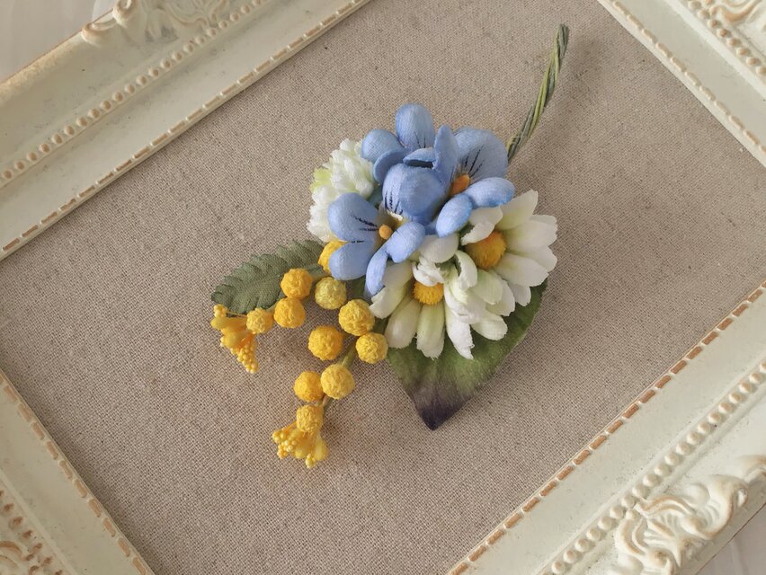 【染め布花】布染め花いろいろ　花束　リース　コサージュ　インテリア素材 染め花〉小ぶりな花束コサージュ002 | iichi 日々の暮らしを心地よく