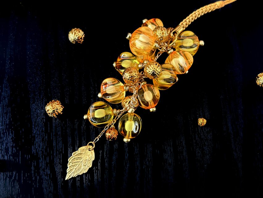 根付　オレンジと黄色のほおずき風ビーズ　ロング　イエロー　夏秋　和風　涼しげ　軽量　軽い　ホオズキ　鬼灯