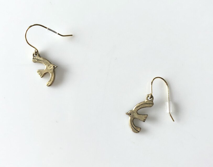 鳥のフックピアス | iichi 日々の暮らしを心地よくするハンドメイドや